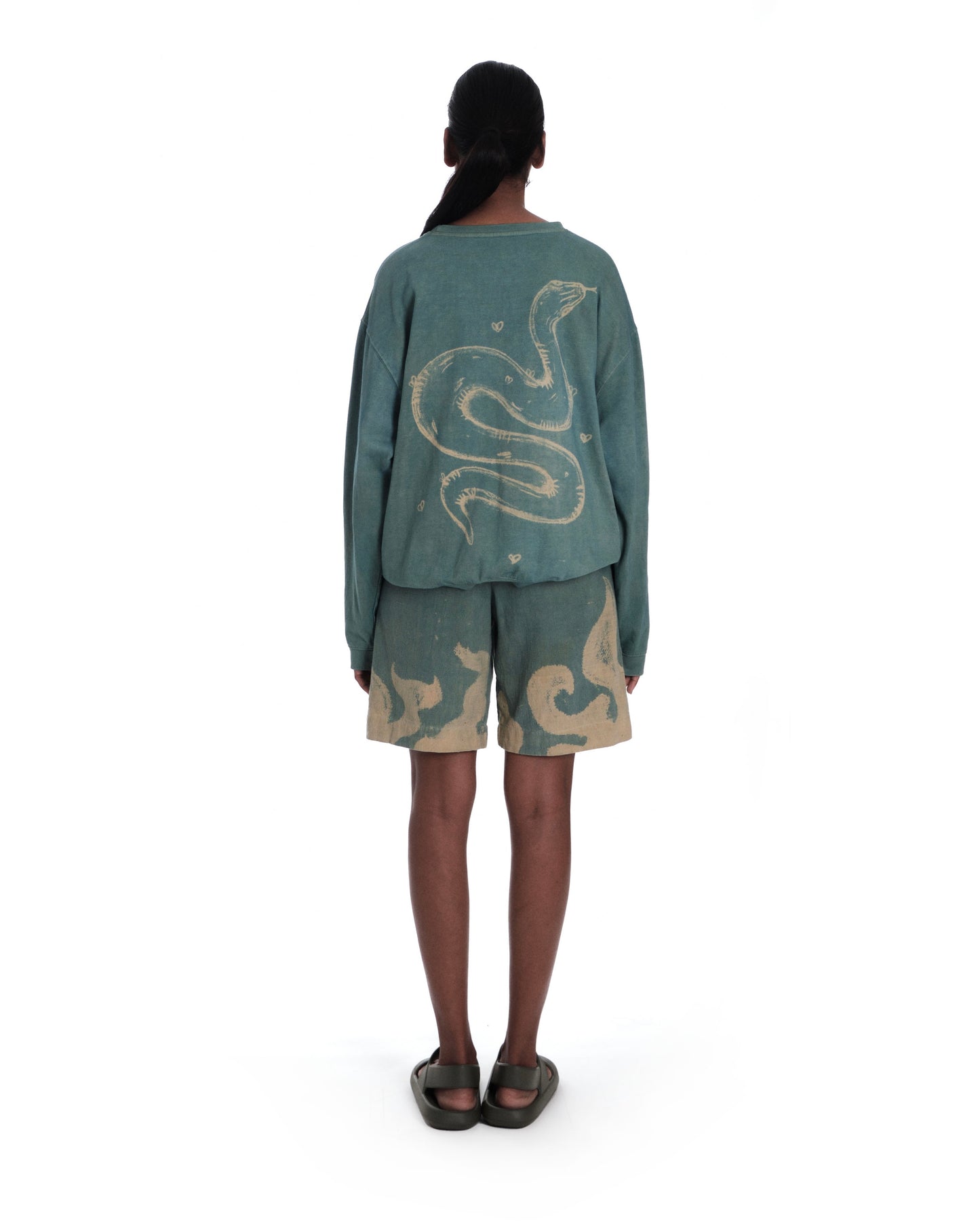 oversized organic cotton crew neck in forest green