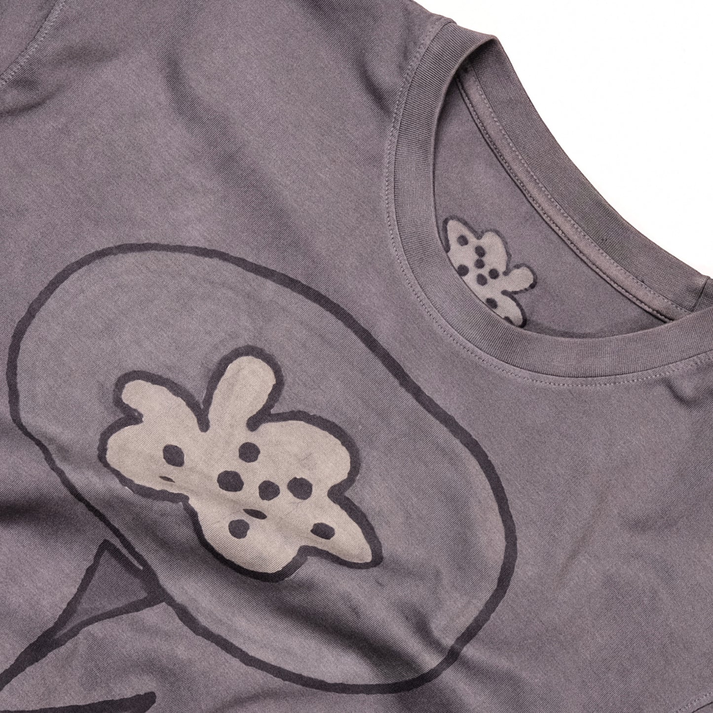 Flower in coal grey