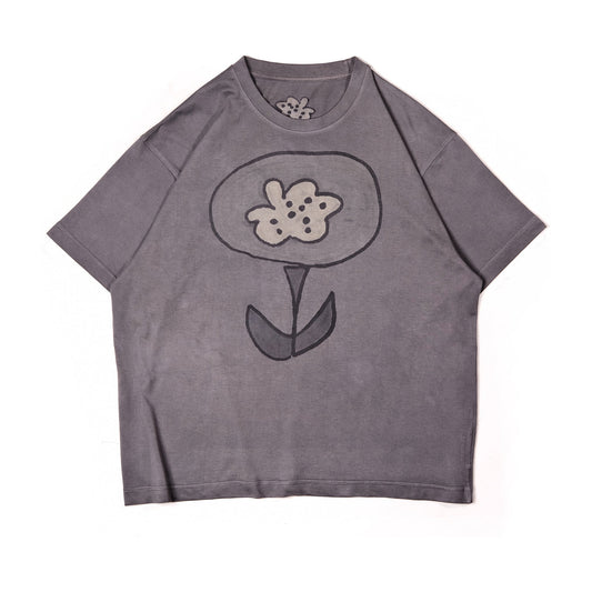 Flower – Naturally Dyed Oversized T-Shirt in coal grey | Bakr