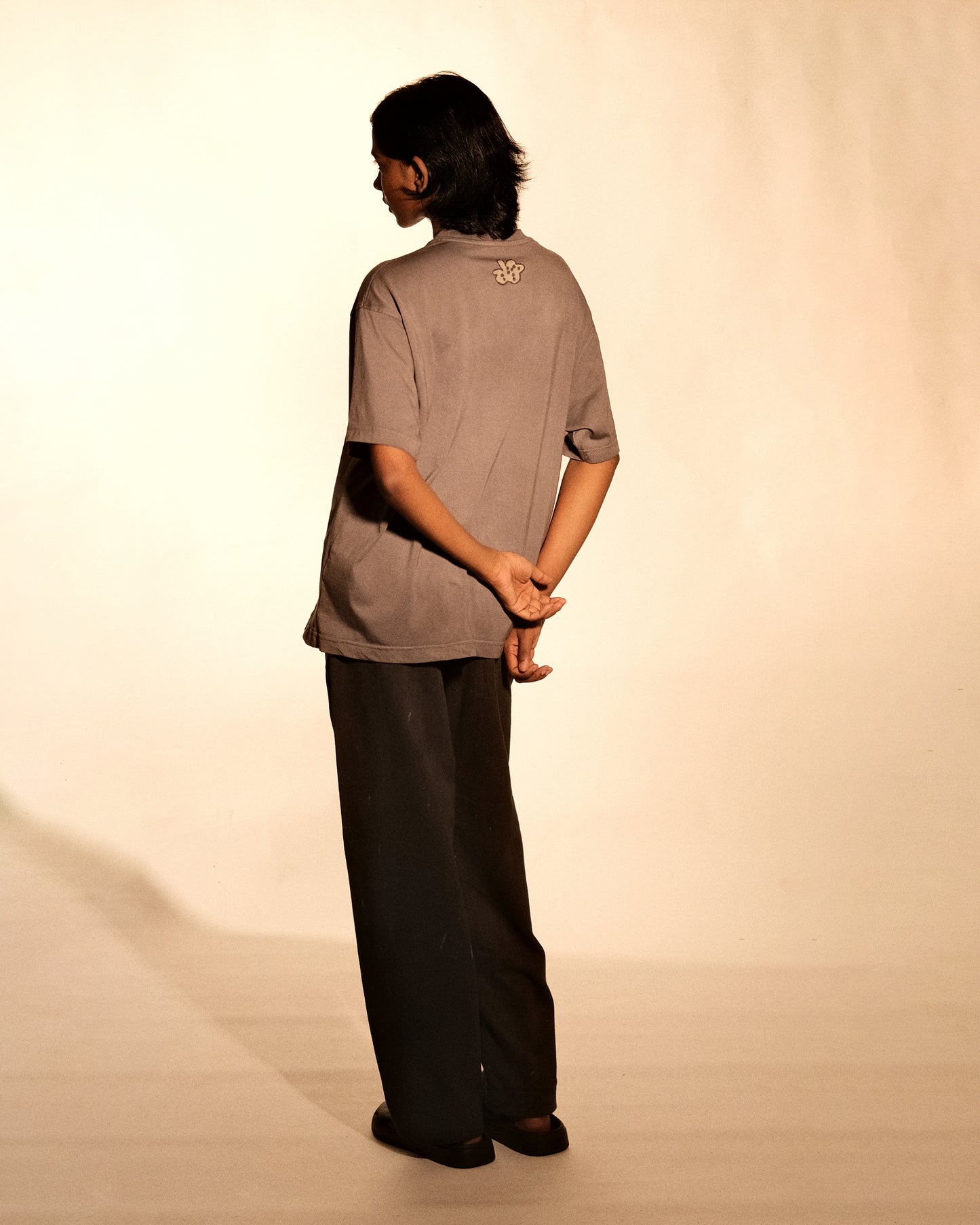 Flower in coal grey