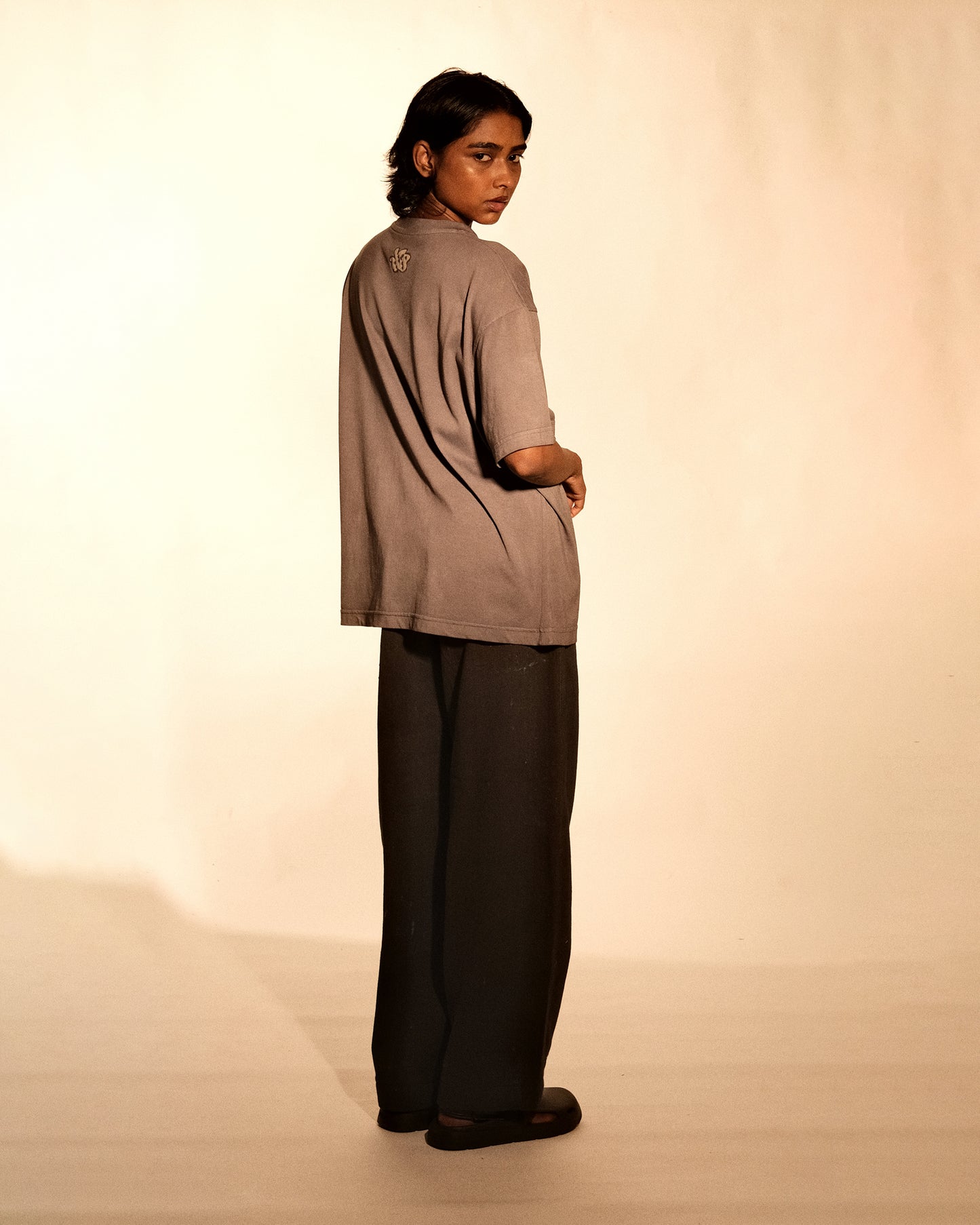 Flower in coal grey
